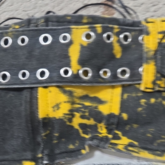 AKIRA Black and Yellow Crop Top with Silver Buckle - Picture 5 of 7